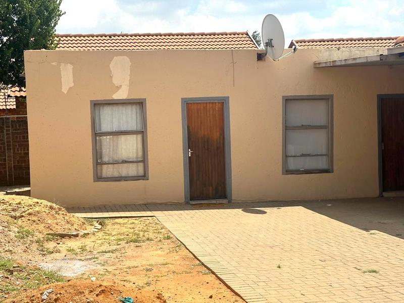 2 Bedroom Property for Sale in Protea Glen Gauteng