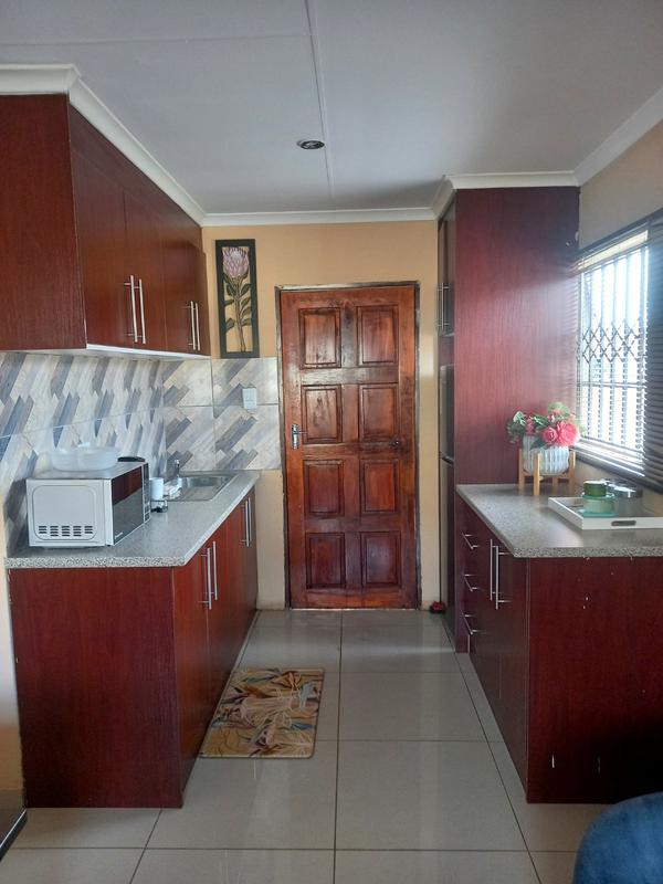 2 Bedroom Property for Sale in Protea Glen Gauteng