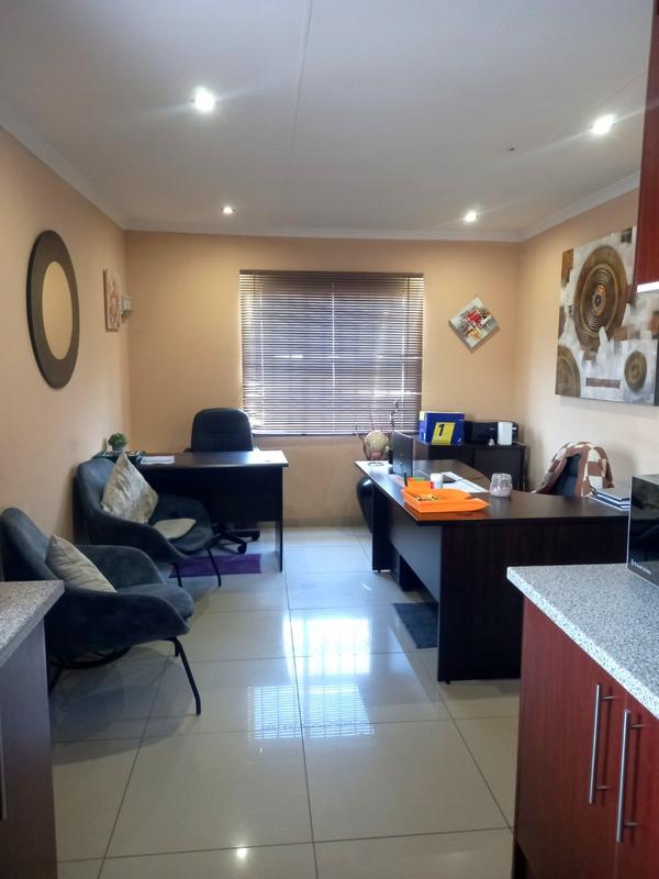 2 Bedroom Property for Sale in Protea Glen Gauteng