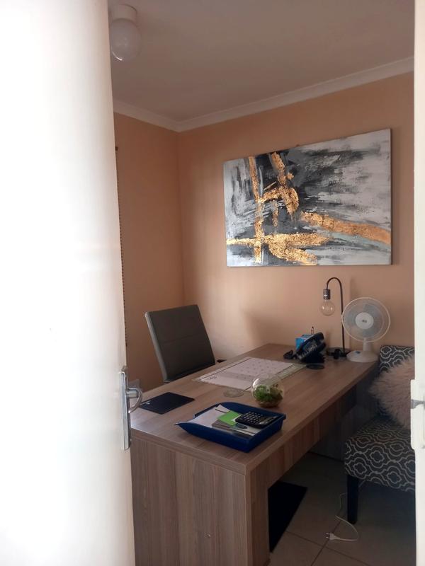 2 Bedroom Property for Sale in Protea Glen Gauteng