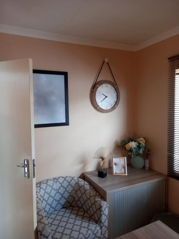 2 Bedroom Property for Sale in Protea Glen Gauteng