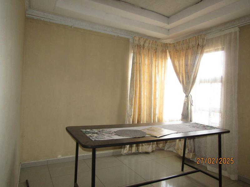 4 Bedroom Property for Sale in Mapleton A H Gauteng