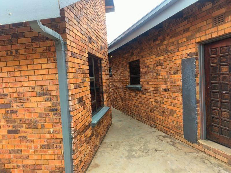 3 Bedroom Property for Sale in Meadowlands East Gauteng