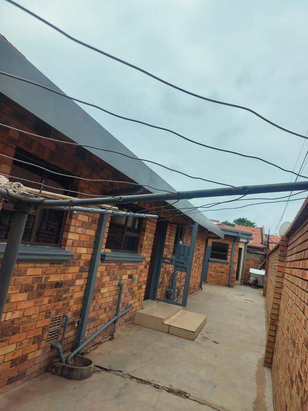 3 Bedroom Property for Sale in Meadowlands East Gauteng