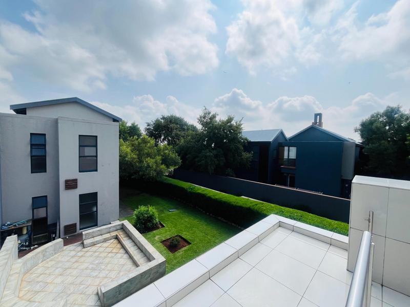 6 Bedroom Property for Sale in Serengeti Lifestyle Estate Gauteng
