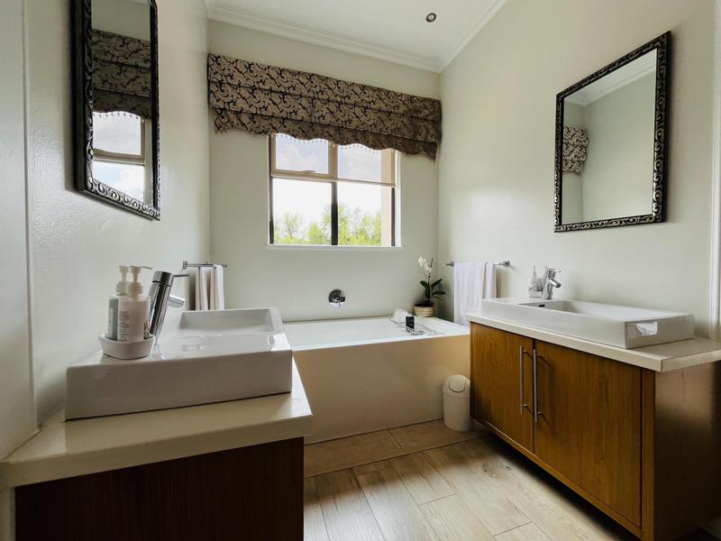5 Bedroom Property for Sale in Serengeti Lifestyle Estate Gauteng