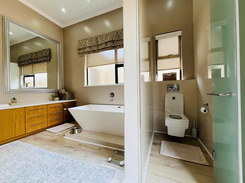 5 Bedroom Property for Sale in Serengeti Lifestyle Estate Gauteng