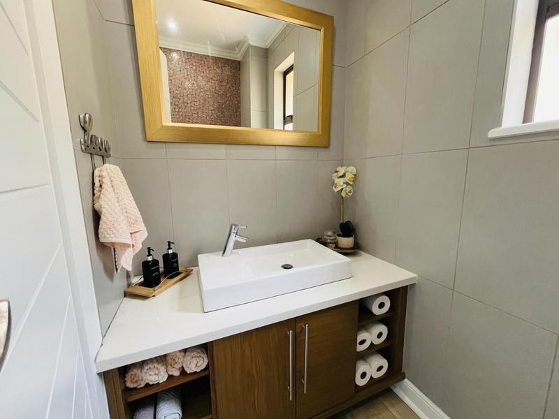 5 Bedroom Property for Sale in Serengeti Lifestyle Estate Gauteng