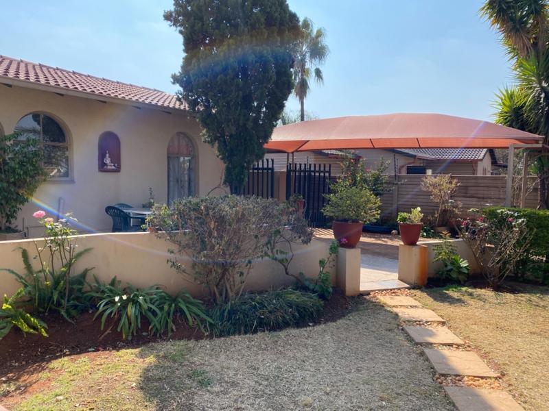 4 Bedroom Property for Sale in Heuweloord Gauteng