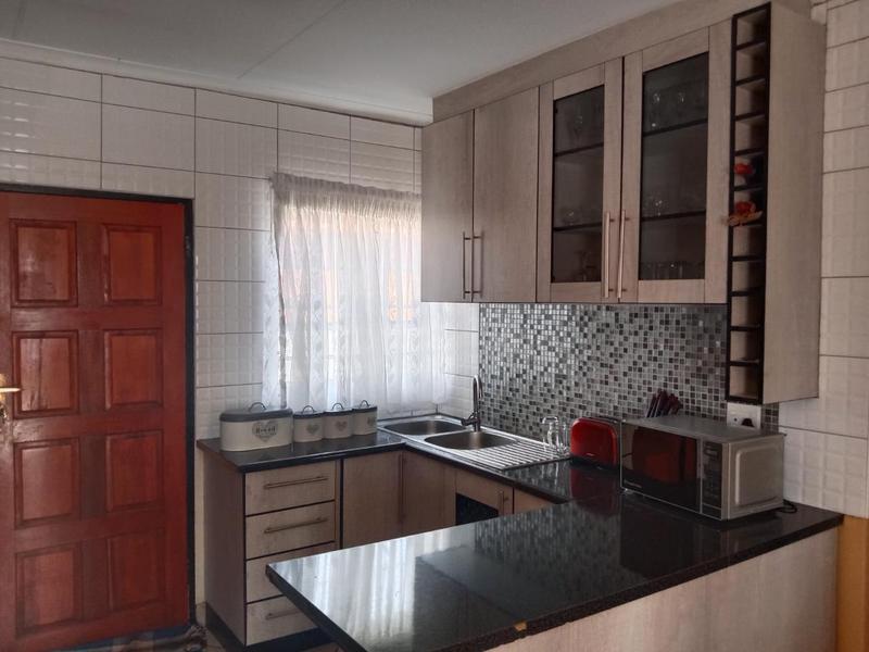 To Let 3 Bedroom Property for Rent in Kirkney Gauteng