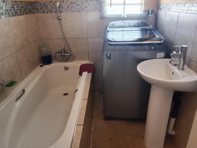 To Let 3 Bedroom Property for Rent in Kirkney Gauteng