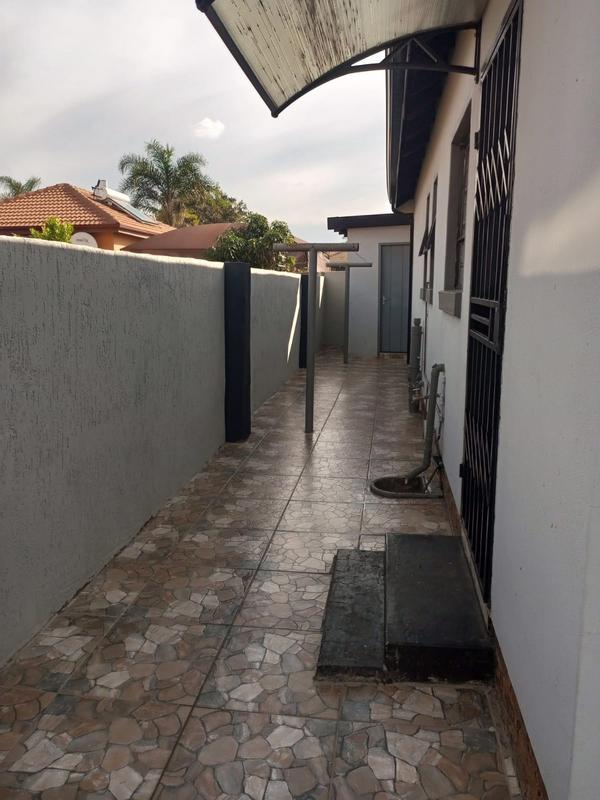 To Let 3 Bedroom Property for Rent in Kirkney Gauteng