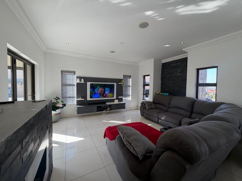 3 Bedroom Property for Sale in Blue Valley Golf Estate Gauteng