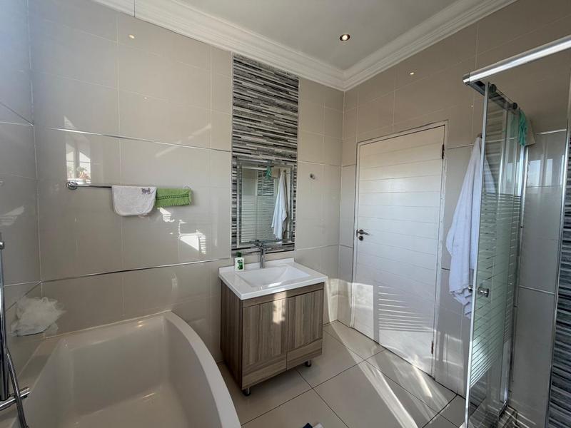 3 Bedroom Property for Sale in Blue Valley Golf Estate Gauteng