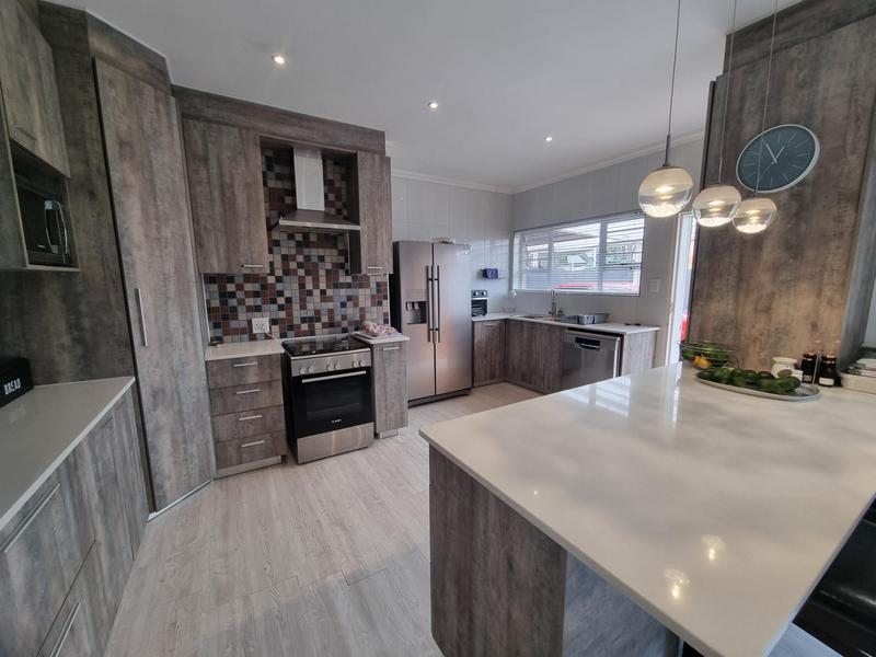 4 Bedroom Property for Sale in Randhart Gauteng