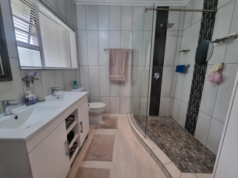4 Bedroom Property for Sale in Randhart Gauteng