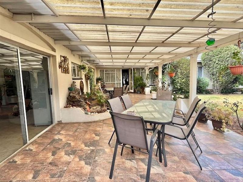 6 Bedroom Property for Sale in Freeway Park Gauteng