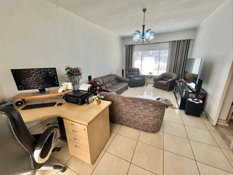 6 Bedroom Property for Sale in Freeway Park Gauteng