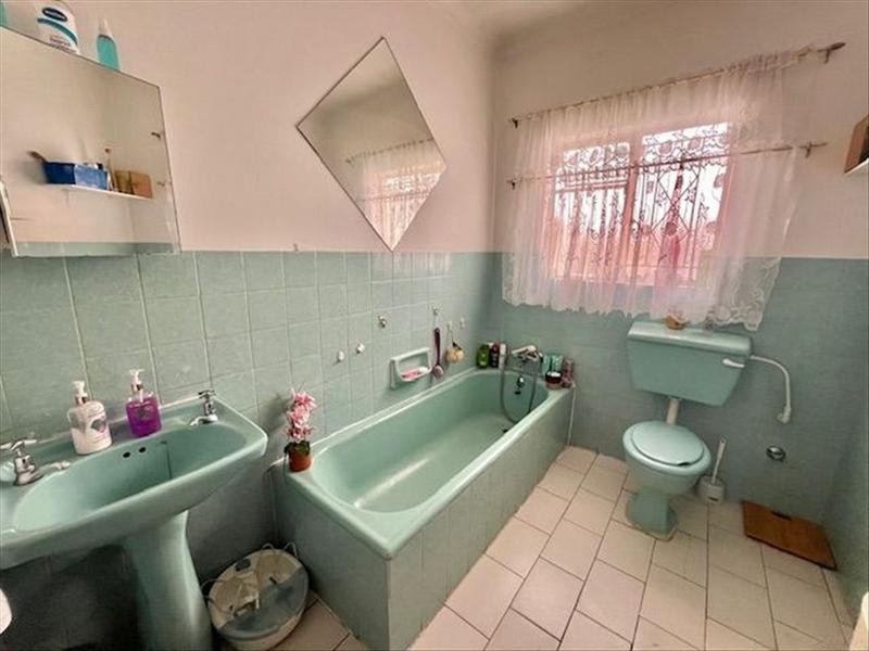 6 Bedroom Property for Sale in Freeway Park Gauteng