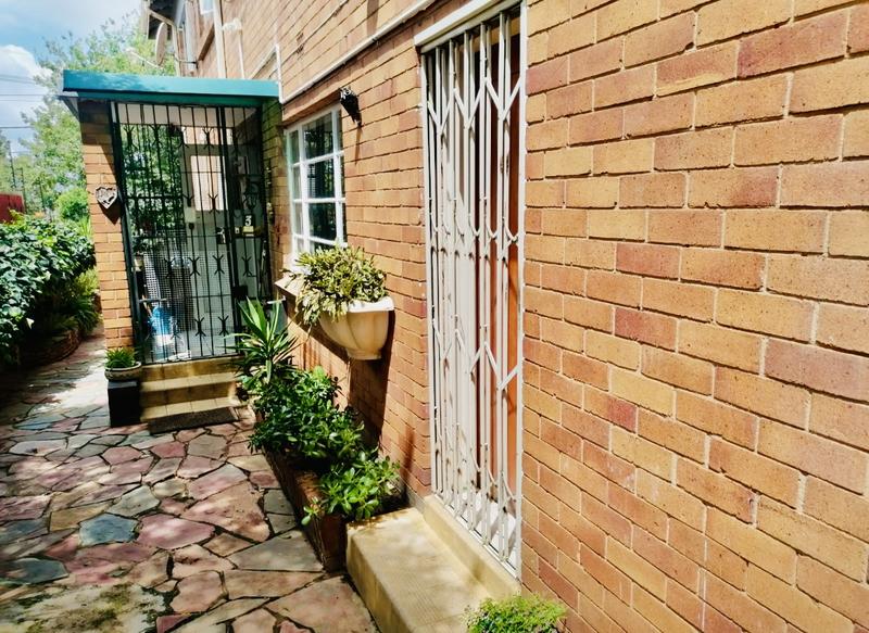 To Let 2 Bedroom Property for Rent in Primrose Hill Gauteng