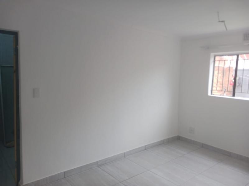 To Let 1 Bedroom Property for Rent in Kensington Gauteng