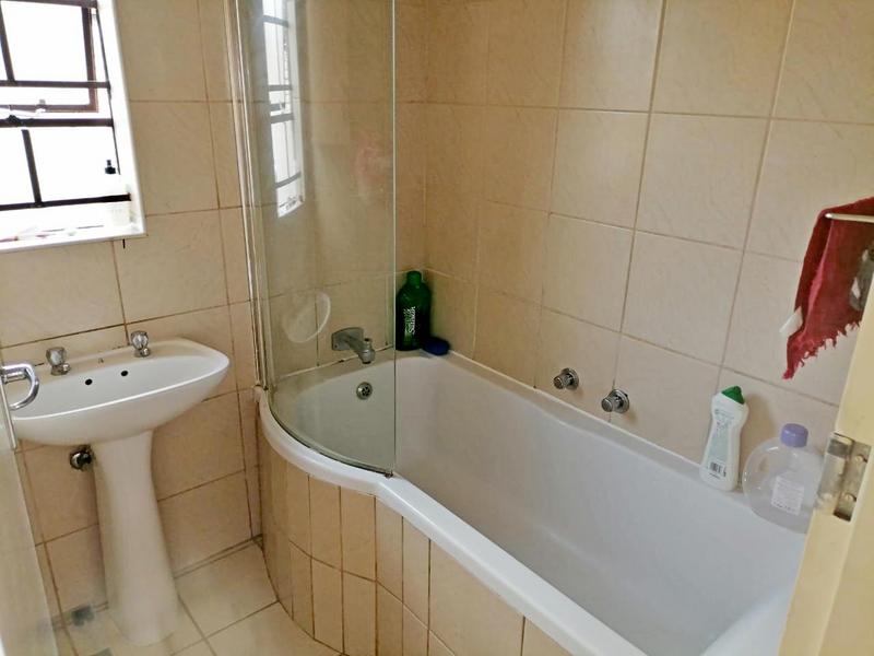 3 Bedroom Property for Sale in Clayville Gauteng
