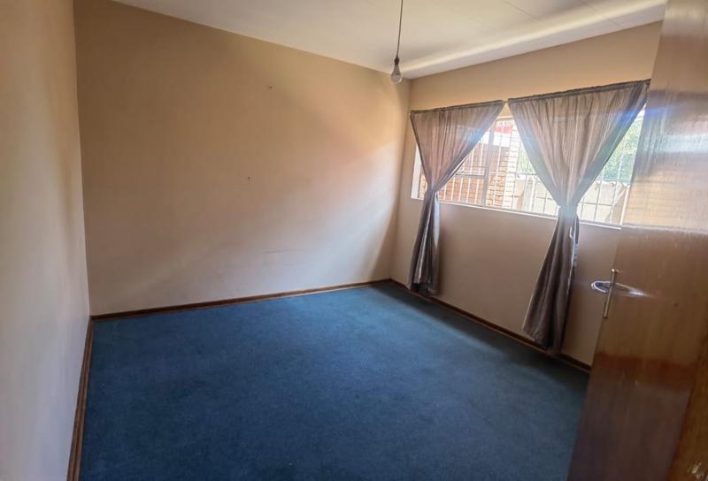 To Let 2 Bedroom Property for Rent in Casseldale Gauteng