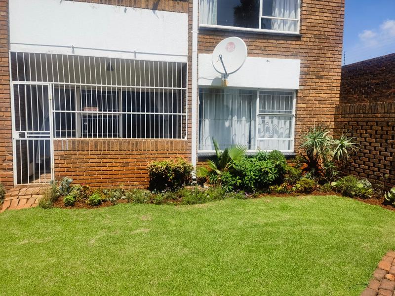 To Let 2 Bedroom Property for Rent in Casseldale Gauteng