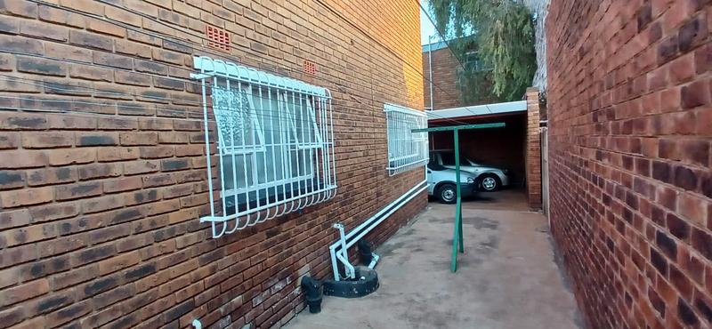 To Let 2 Bedroom Property for Rent in Casseldale Gauteng