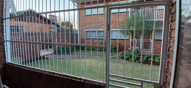 To Let 2 Bedroom Property for Rent in Casseldale Gauteng