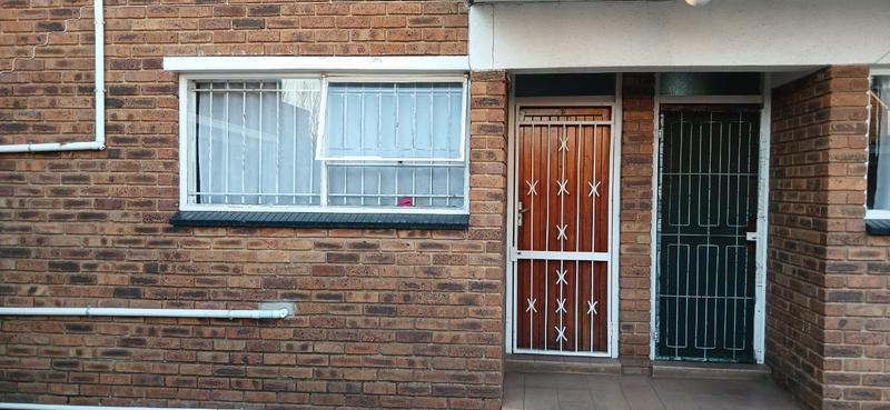 To Let 2 Bedroom Property for Rent in Casseldale Gauteng