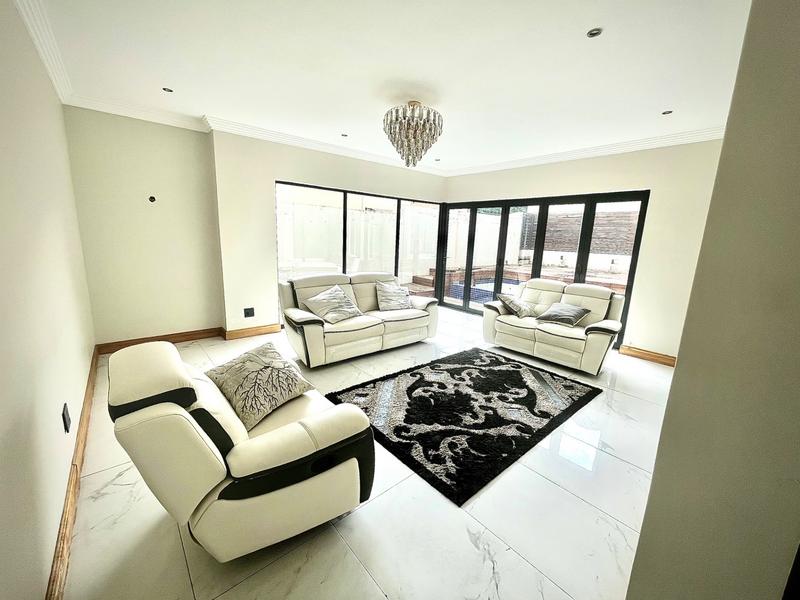 To Let 5 Bedroom Property for Rent in Willaway Gauteng