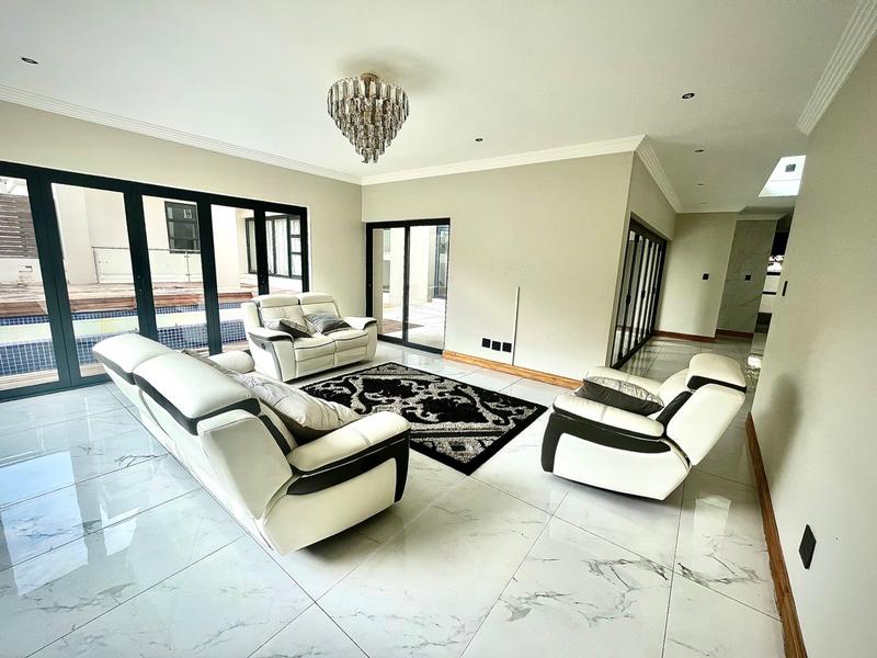 To Let 5 Bedroom Property for Rent in Willaway Gauteng