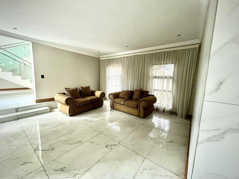 To Let 5 Bedroom Property for Rent in Willaway Gauteng