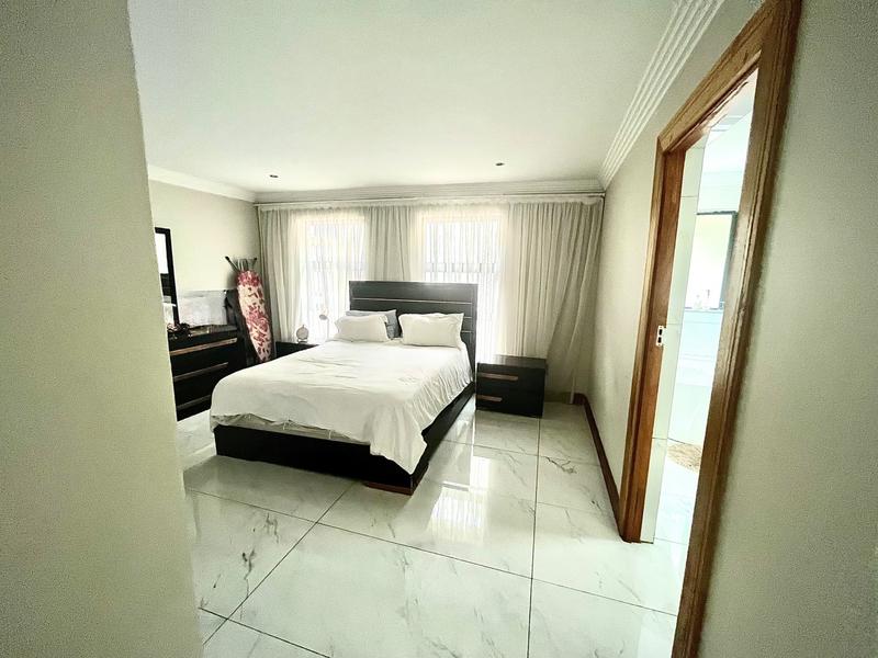To Let 5 Bedroom Property for Rent in Willaway Gauteng