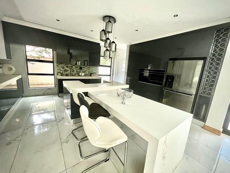 To Let 5 Bedroom Property for Rent in Willaway Gauteng