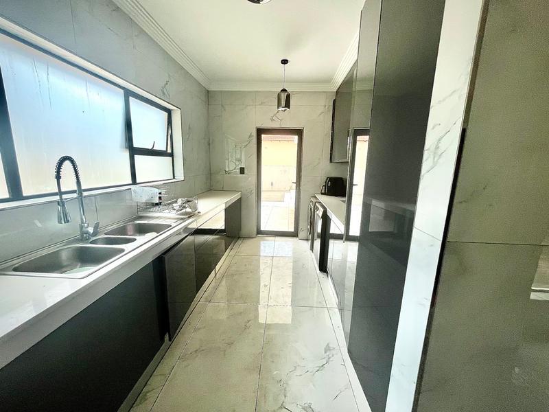 To Let 5 Bedroom Property for Rent in Willaway Gauteng