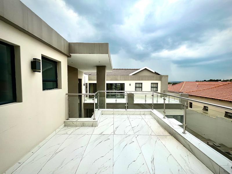 To Let 5 Bedroom Property for Rent in Willaway Gauteng