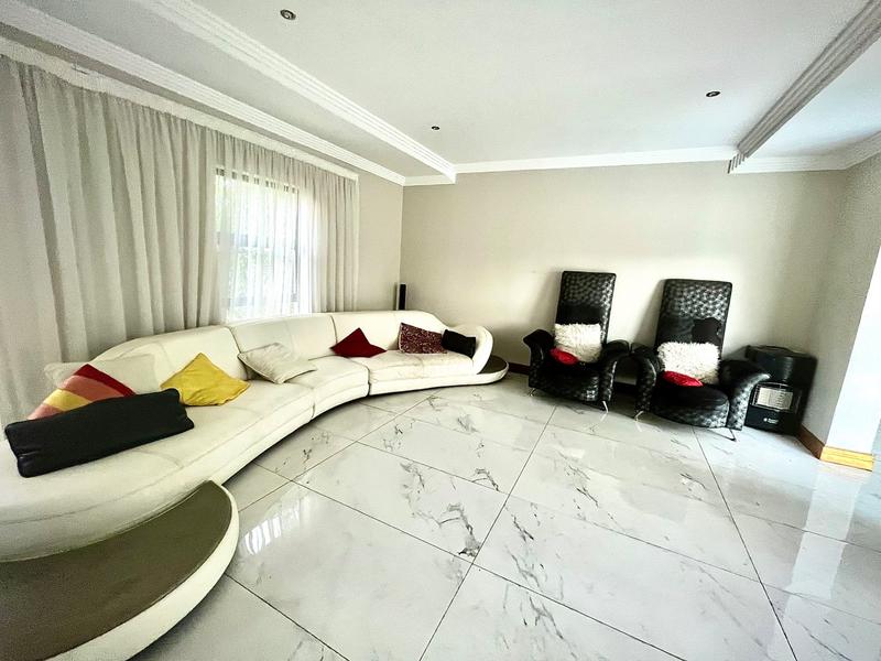 To Let 5 Bedroom Property for Rent in Willaway Gauteng