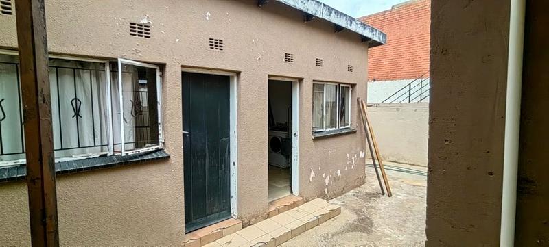 2 Bedroom Property for Sale in Molapo Gauteng