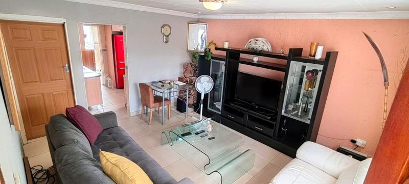 2 Bedroom Property for Sale in Molapo Gauteng