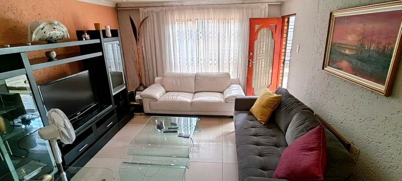 2 Bedroom Property for Sale in Molapo Gauteng