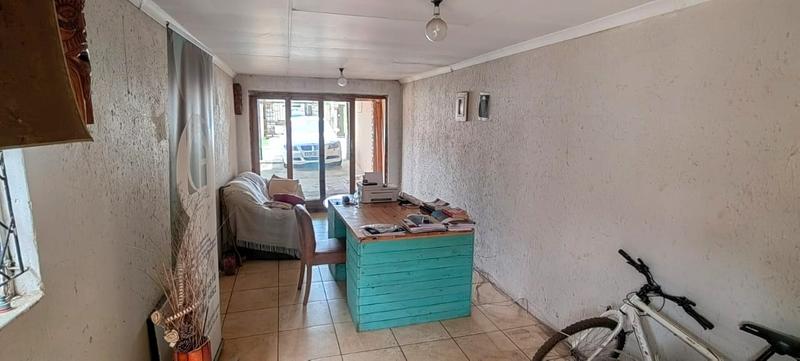 2 Bedroom Property for Sale in Molapo Gauteng