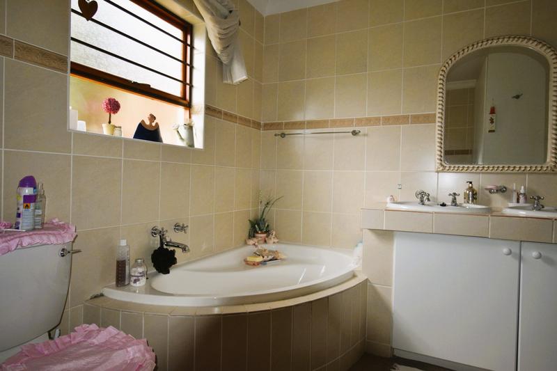 3 Bedroom Property for Sale in Noordheuwel Gauteng