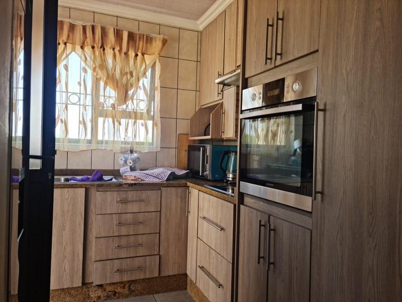3 Bedroom Property for Sale in Meredale Gauteng