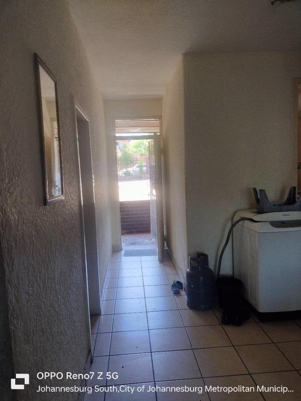 2 Bedroom Property for Sale in Crown Gardens Gauteng