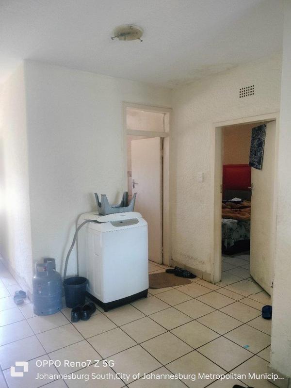 2 Bedroom Property for Sale in Crown Gardens Gauteng