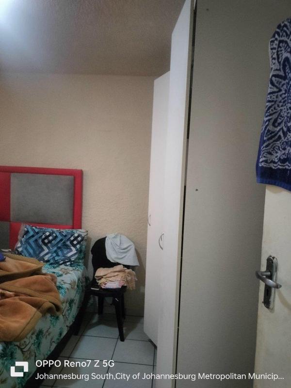2 Bedroom Property for Sale in Crown Gardens Gauteng
