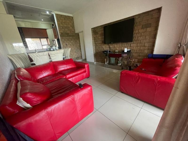 3 Bedroom Property for Sale in Glenvista Gauteng