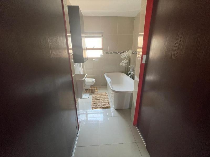 3 Bedroom Property for Sale in Glenvista Gauteng